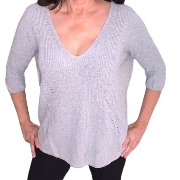 EXPRESS Womens Sweater SZ XS Cotton Knit Gray V-Neck Oversize Pullover Boyriend - Picture 2 of 10